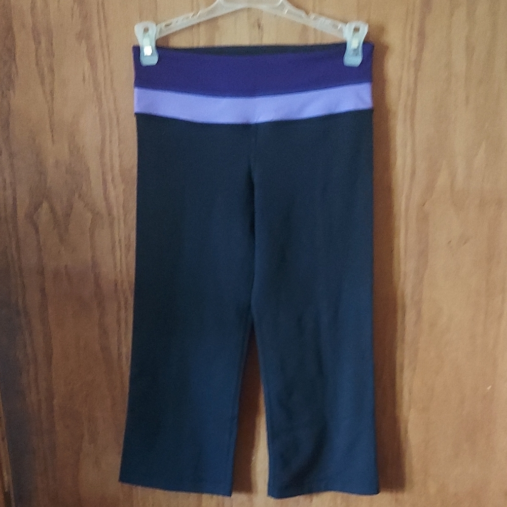 Lululemon Athletica Black and Purple Leggings with Supportive Waistband